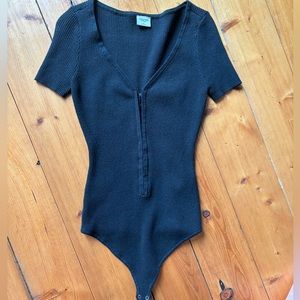 Abercrombie Hook-and-Eye Short-Sleeve Sweater
Bodysuit